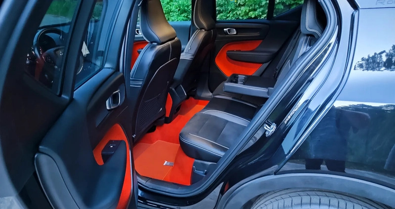 Volvo XC 40 cena 99900 przebieg: 182000, rok produkcji 2019 z Łazy małe 529